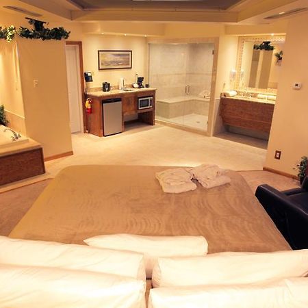 Sybaris Pool Suites - Indianapolis Chambre photo